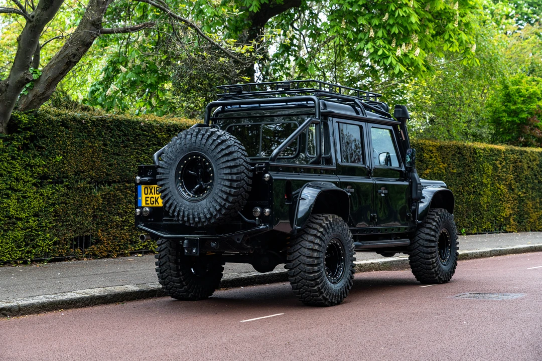 2016 Land Rover Defender 110 - Image 7 of 31