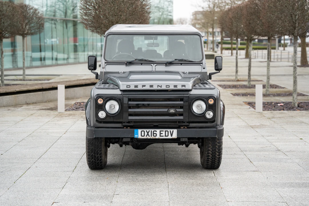 2016 Land Rover Defender 110 - Image 11 of 31