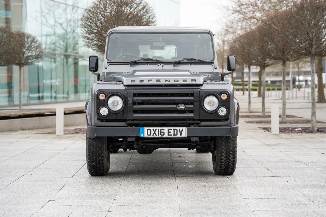 2016 Land Rover Defender 110 - Image 3 of 31