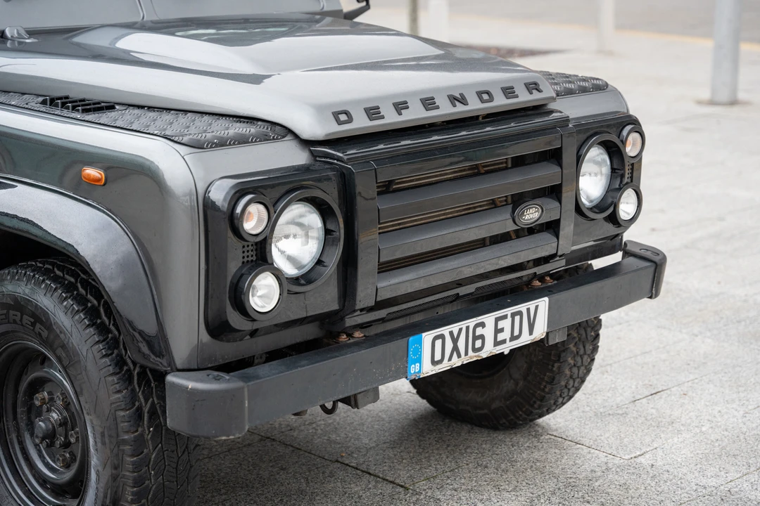 2016 Land Rover Defender 110 - Image 29 of 31