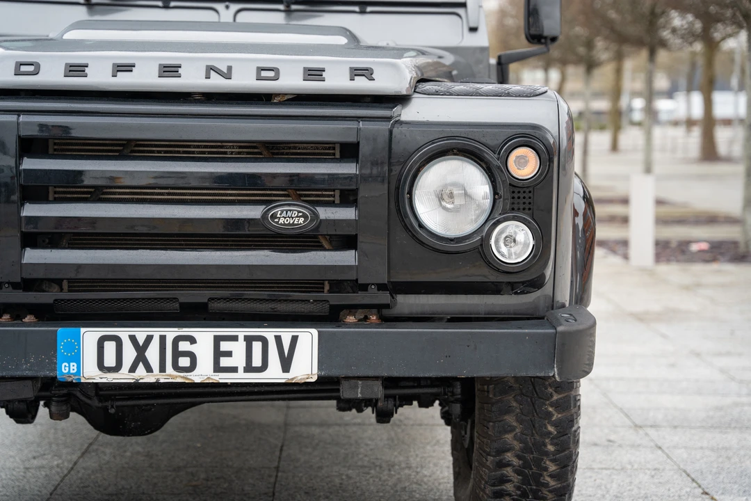 2016 Land Rover Defender 110 - Image 27 of 31