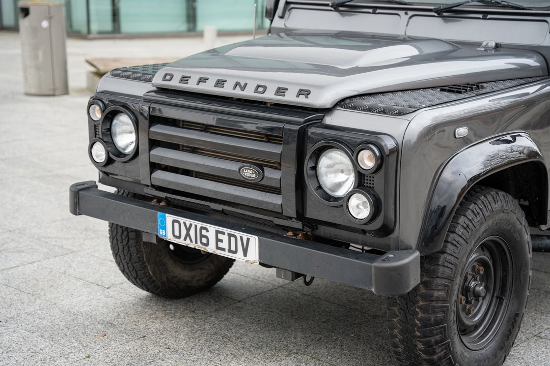 2016 Land Rover Defender 110 - Image 23 of 31