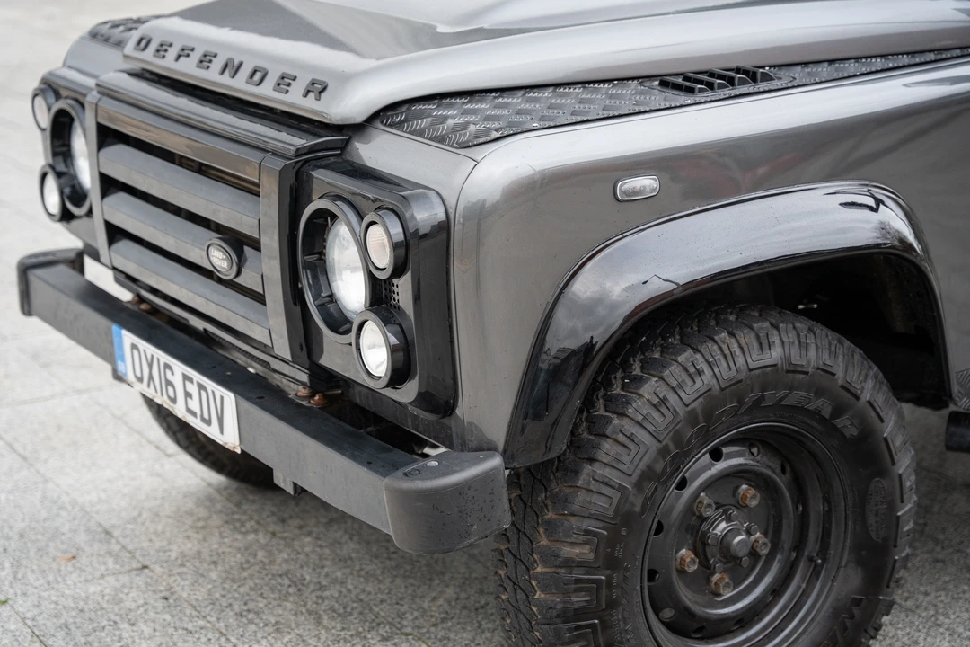 2016 Land Rover Defender 110 - Image 26 of 31