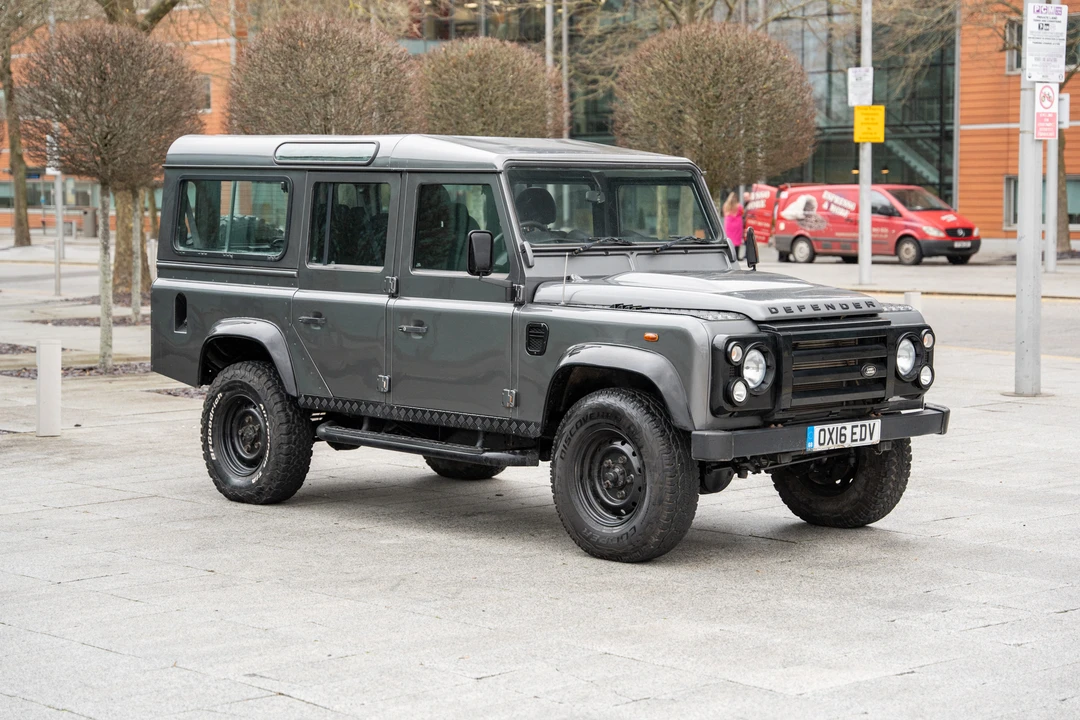 2016 Land Rover Defender 110 - Image 19 of 31