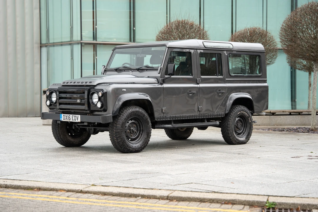 2016 Land Rover Defender 110 - Image 12 of 31