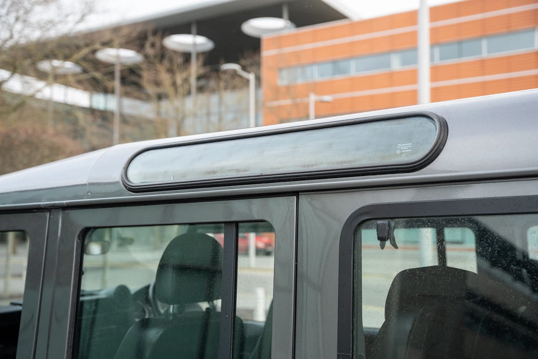 2016 Land Rover Defender 110 - Image 30 of 31