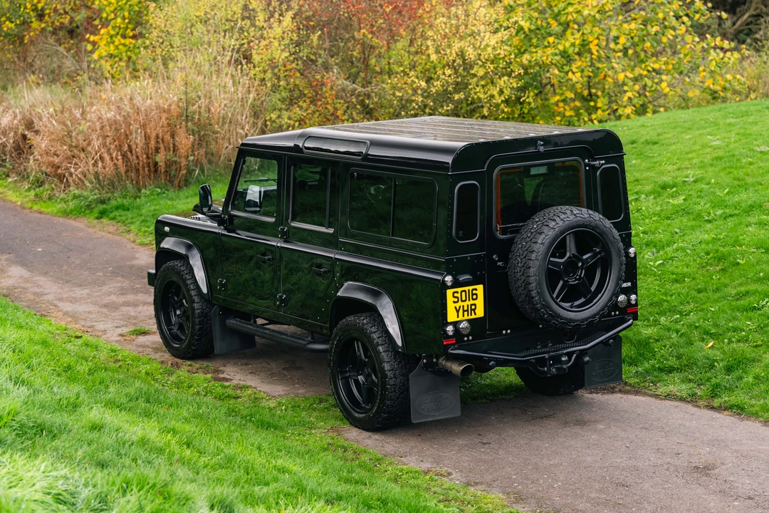 2016 Land Rover Defender 110 - Image 12 of 31