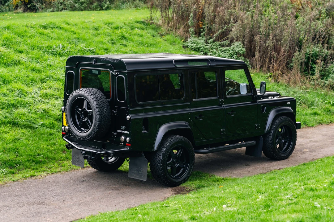 2016 Land Rover Defender 110 - Image 13 of 31