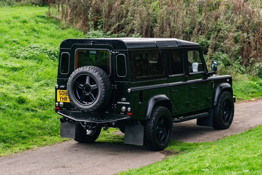 2016 Land Rover Defender 110 - Image 7 of 31