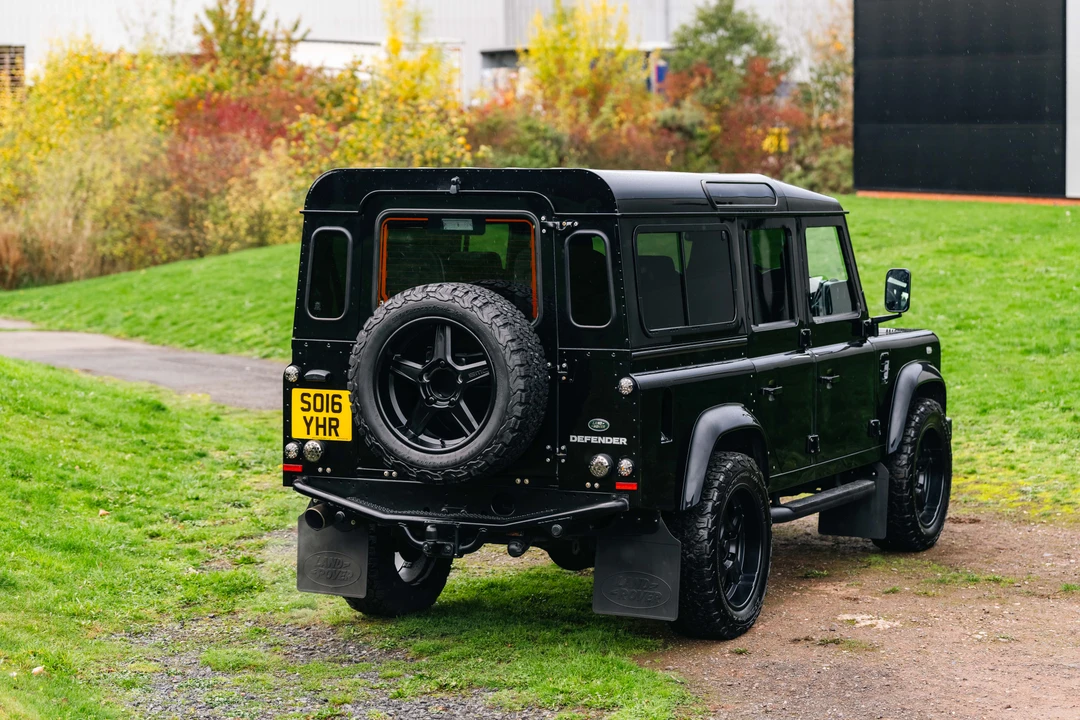2016 Land Rover Defender 110 - Image 14 of 31