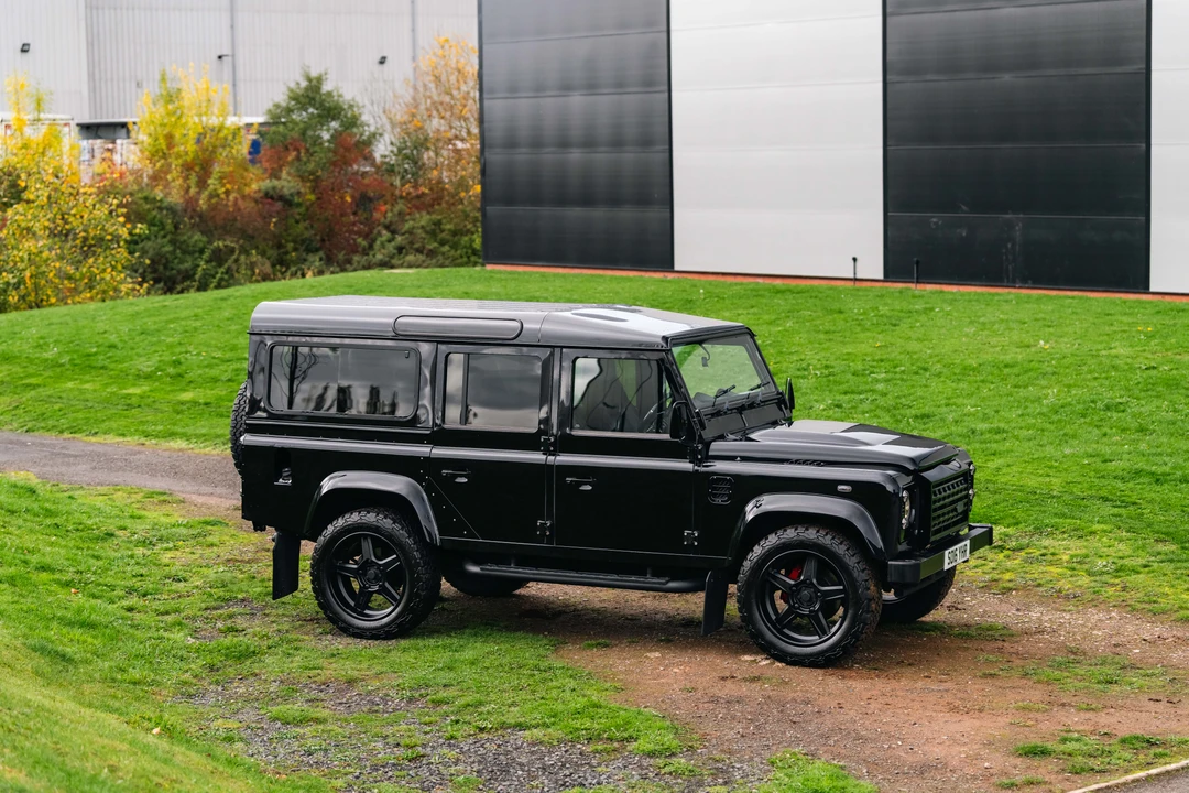 2016 Land Rover Defender 110 - Image 8 of 31
