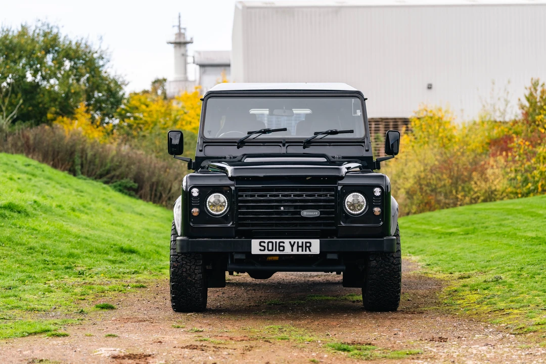 2016 Land Rover Defender 110 - Image 10 of 31