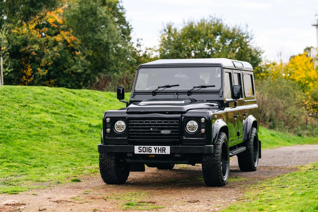 2016 Land Rover Defender 110 - Image 11 of 31