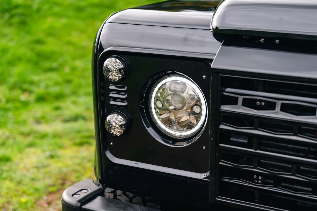 2016 Land Rover Defender 110 - Image 25 of 31