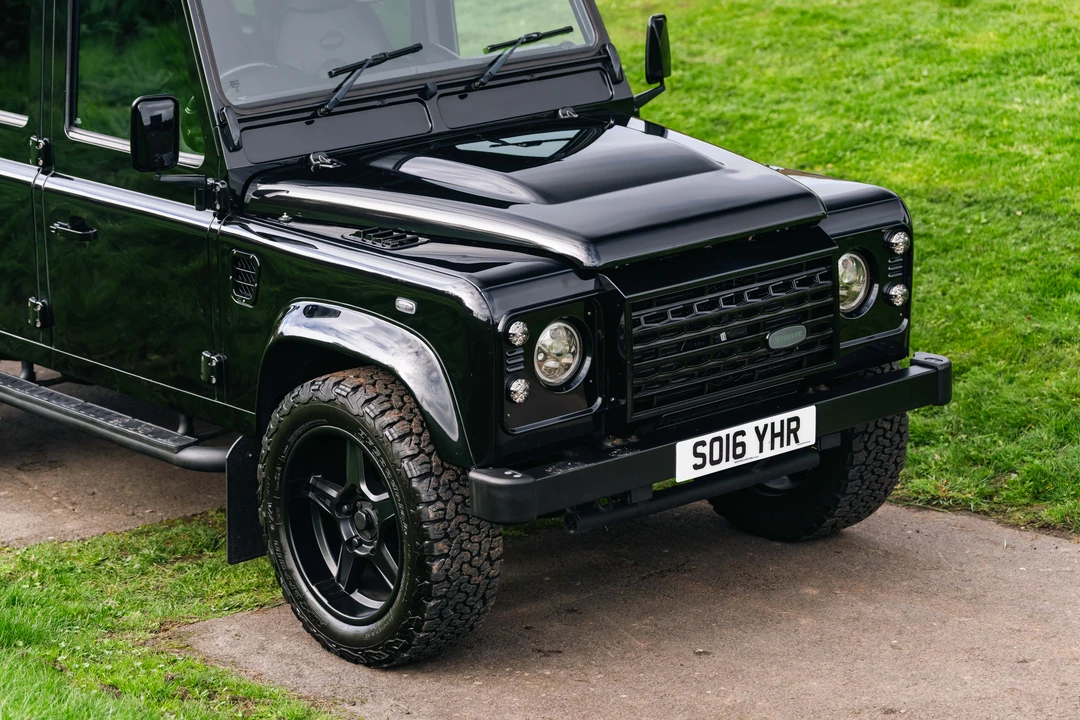 2016 Land Rover Defender 110 - Image 26 of 31