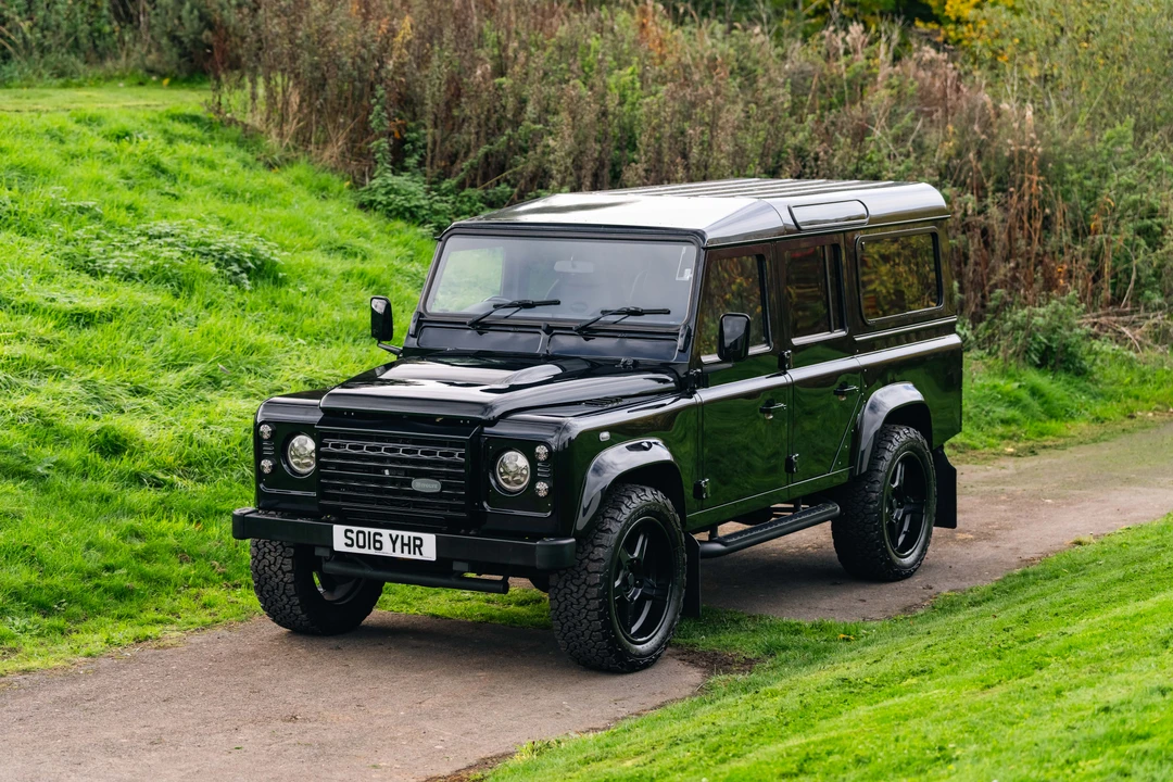 2016 Land Rover Defender 110 - Image 3 of 31