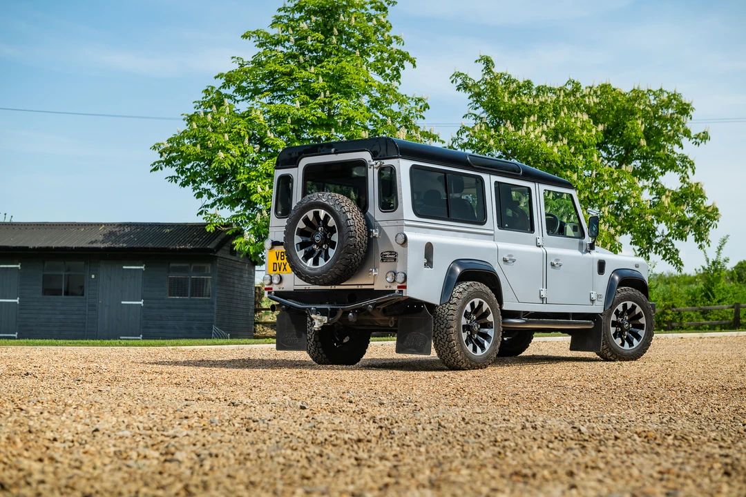 2016 Land Rover Defender 110 - Image 7 of 31