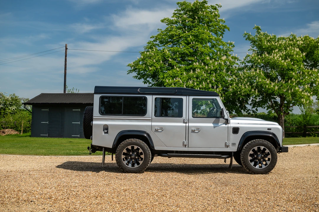 2016 Land Rover Defender 110 - Image 14 of 31