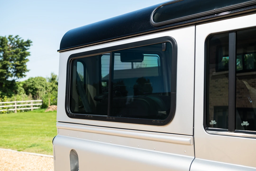 2016 Land Rover Defender 110 - Image 27 of 31