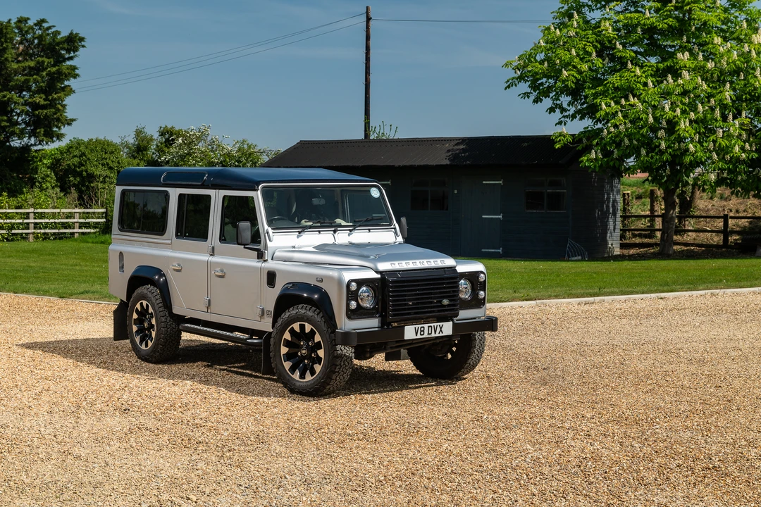 2016 Land Rover Defender 110 - Image 16 of 31