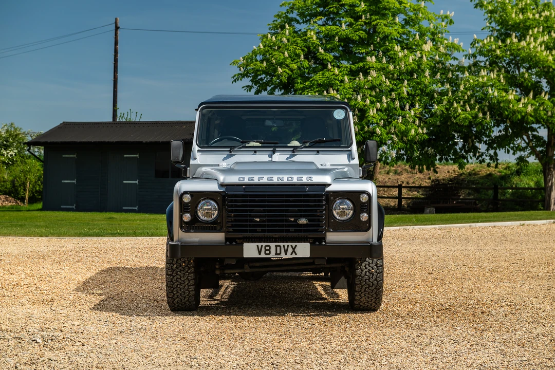 2016 Land Rover Defender 110 - Image 2 of 31