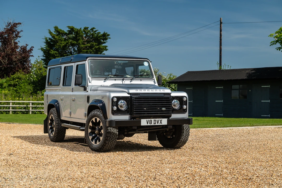 2016 Land Rover Defender 110 - Image 17 of 31