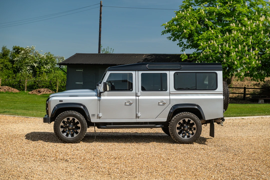 2016 Land Rover Defender 110 - Image 4 of 31