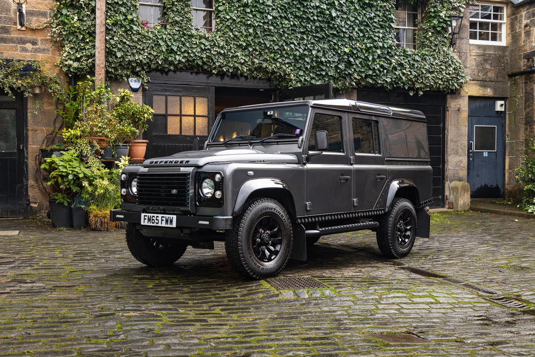 2016 Land Rover Defender 110 - Image 3 of 31