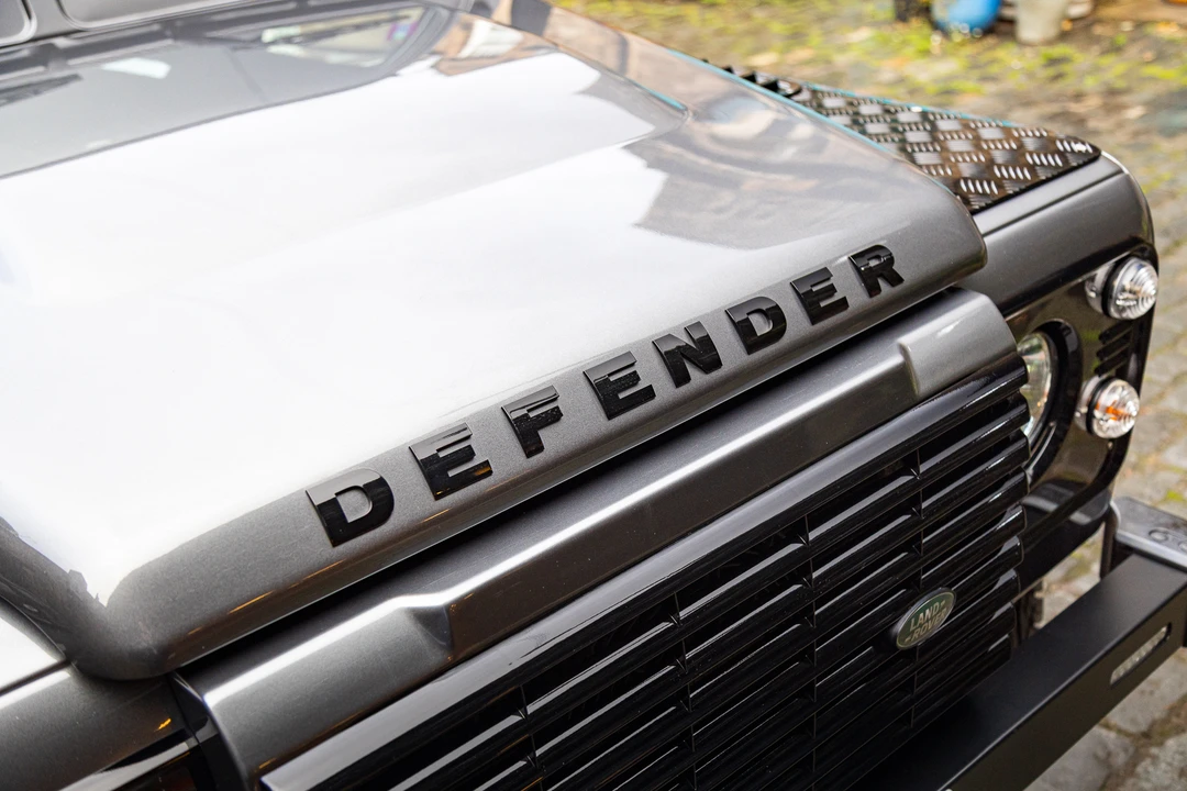 2016 Land Rover Defender 110 - Image 13 of 31