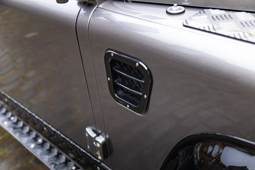 2016 Land Rover Defender 110 - Image 27 of 31