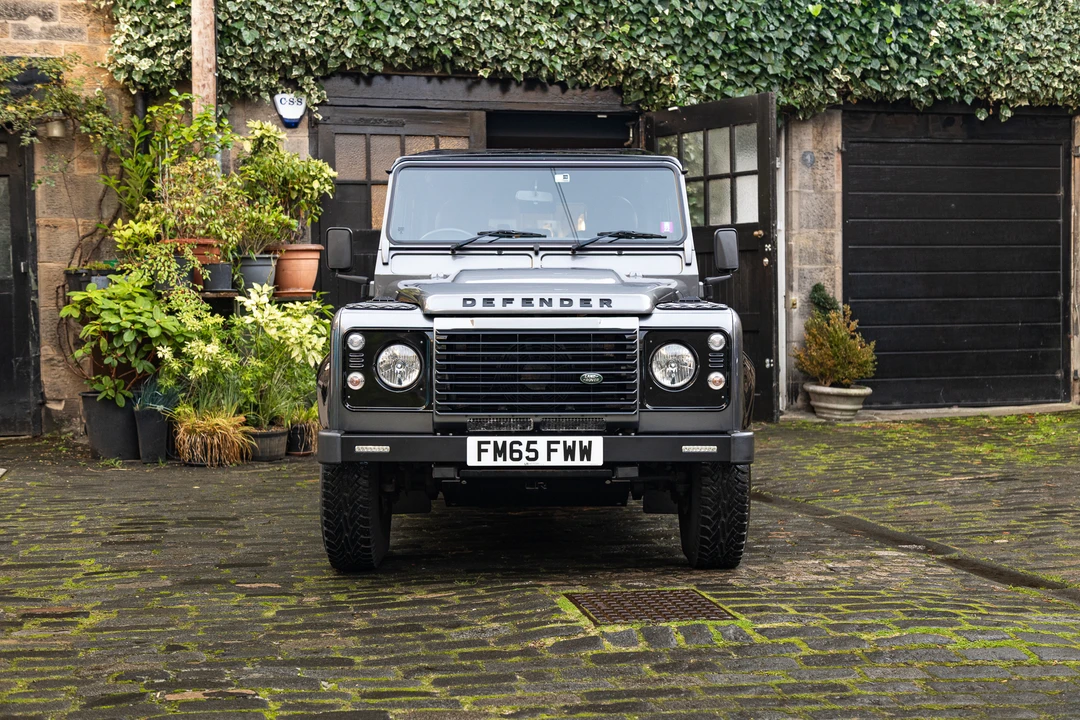 2016 Land Rover Defender 110 - Image 2 of 31