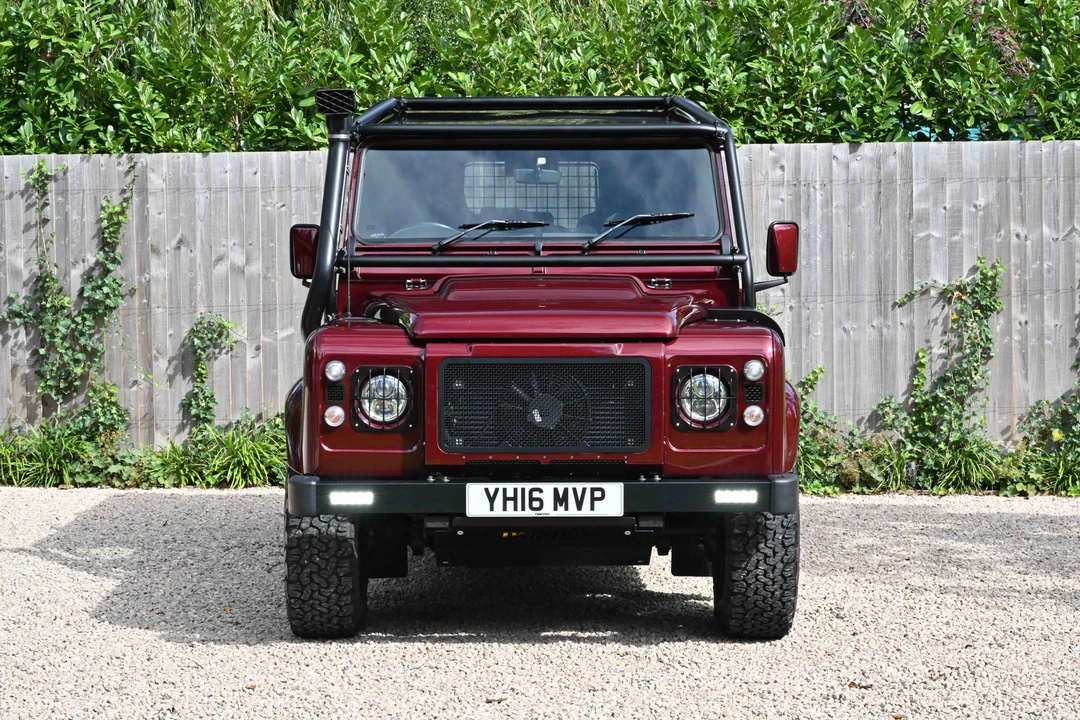 2016 Land Rover Defender 110 - Image 2 of 31
