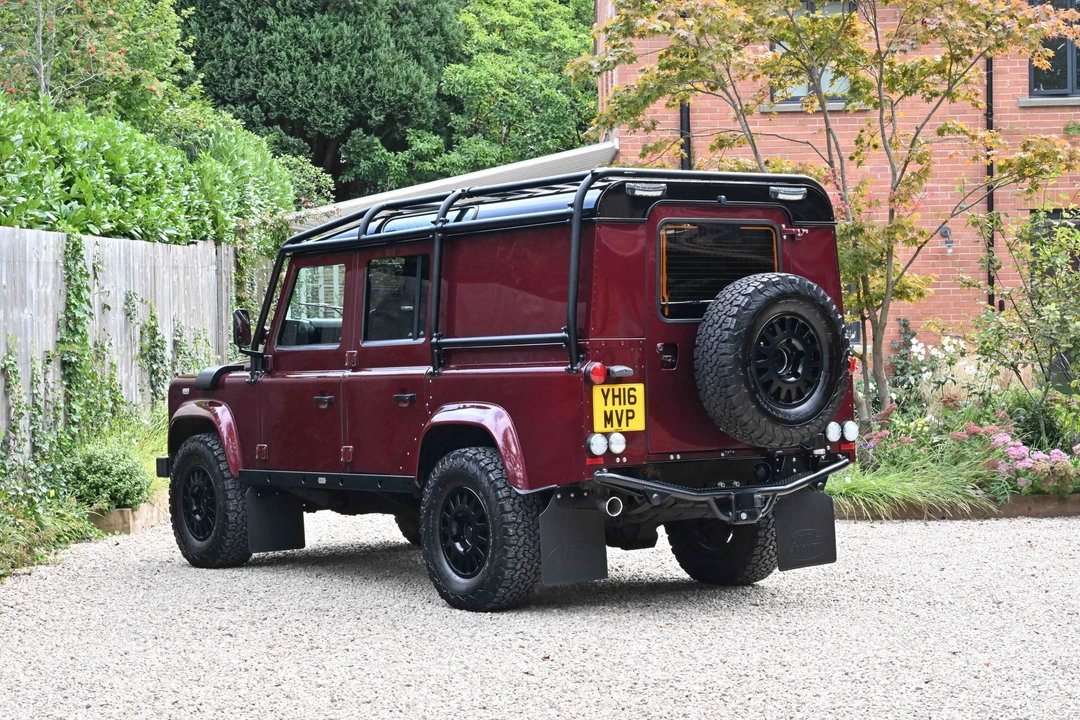 2016 Land Rover Defender 110 - Image 15 of 31