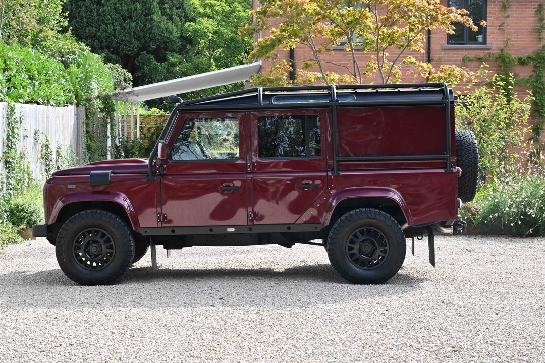2016 Land Rover Defender 110 - Image 16 of 31