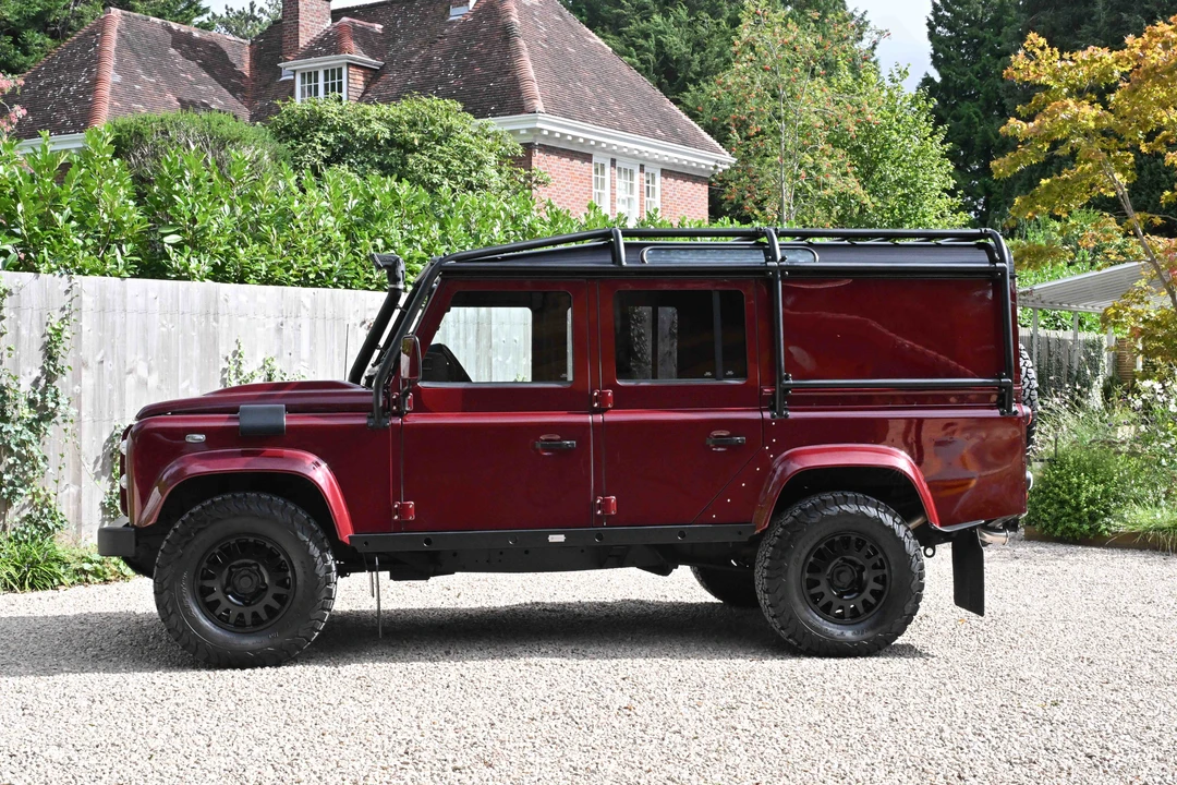 2016 Land Rover Defender 110 - Image 8 of 31