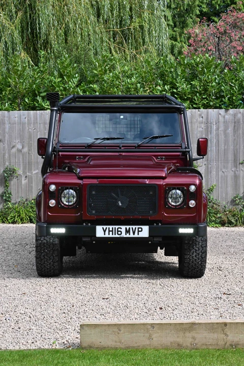 2016 Land Rover Defender 110 - Image 26 of 31