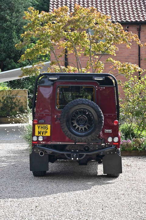 2016 Land Rover Defender 110 - Image 22 of 31