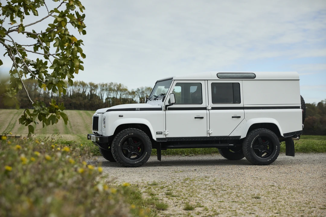2016 Land Rover Defender 110 - Image 12 of 31