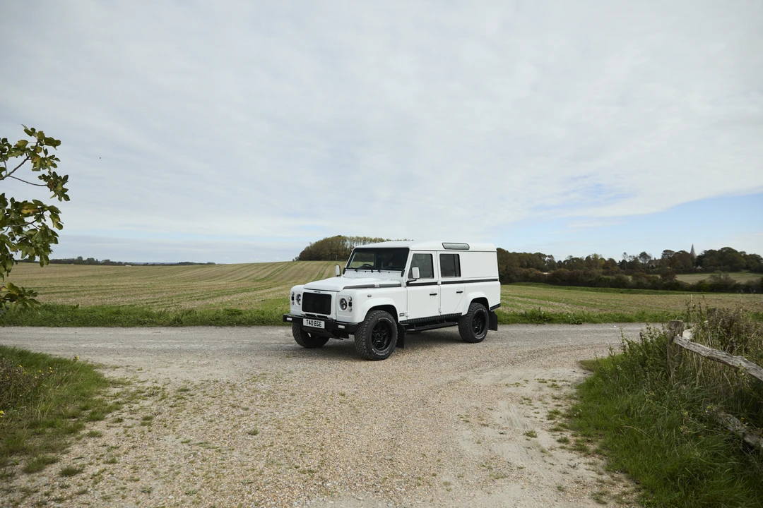 2016 Land Rover Defender 110 - Image 13 of 31