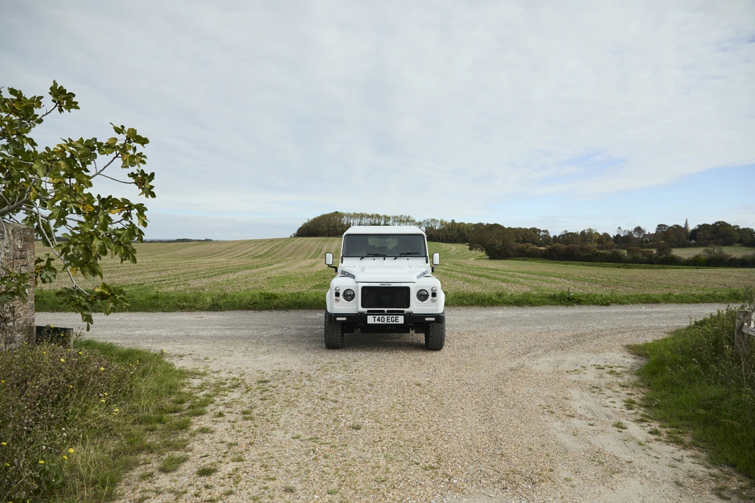 2016 Land Rover Defender 110 - Image 17 of 31