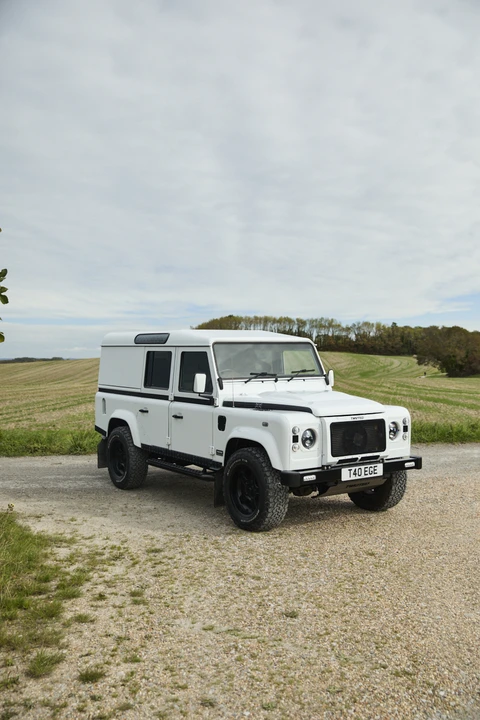 2016 Land Rover Defender 110 - Image 28 of 31