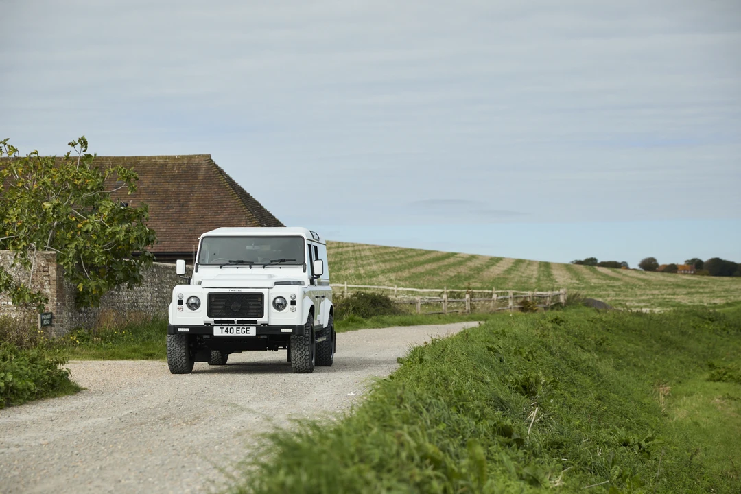 2016 Land Rover Defender 110 - Image 21 of 31