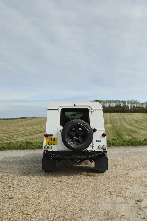 2016 Land Rover Defender 110 - Image 30 of 31