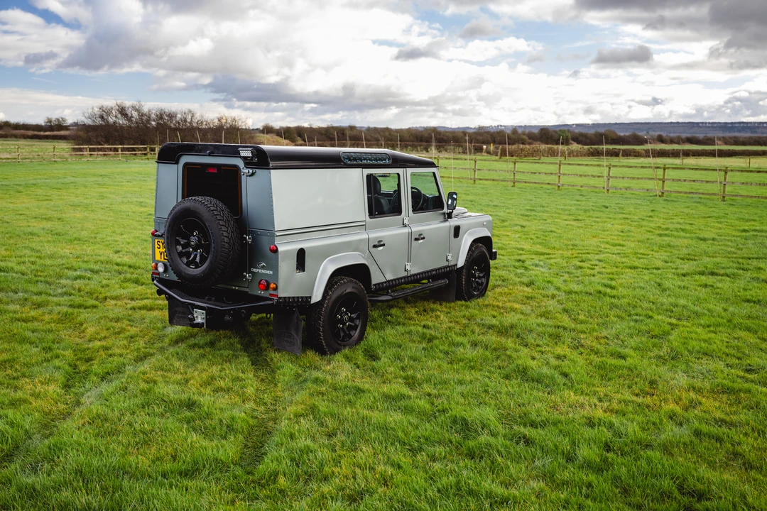2016 Land Rover Defender 110 - Image 8 of 31