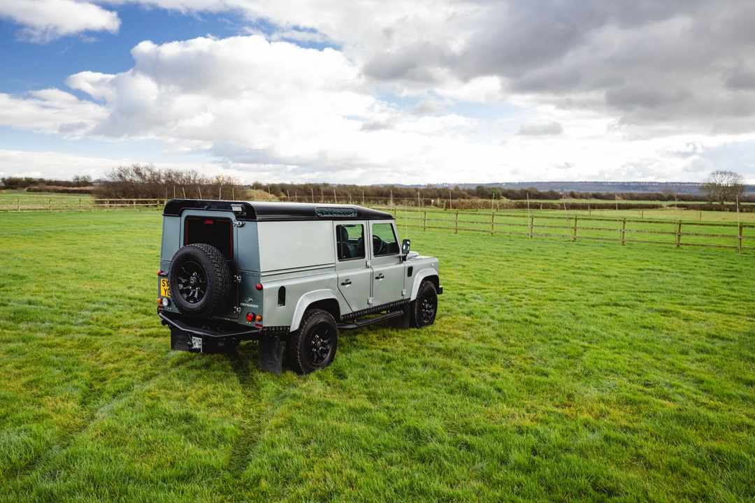 2016 Land Rover Defender 110 - Image 29 of 31