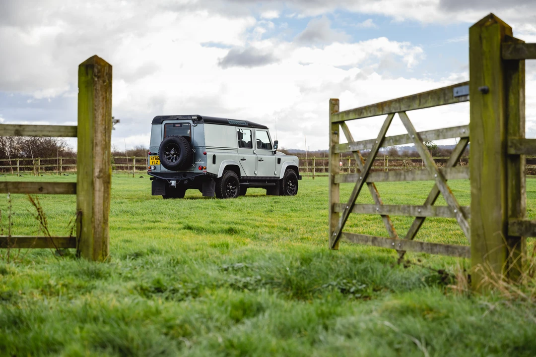 2016 Land Rover Defender 110 - Image 30 of 31