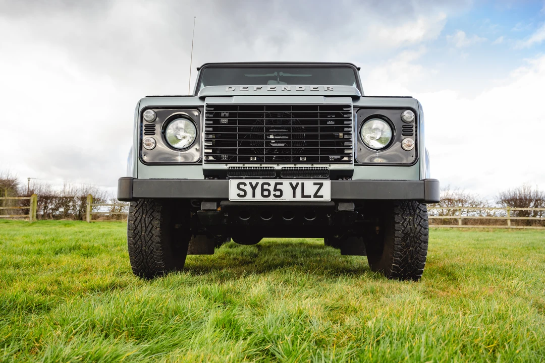 2016 Land Rover Defender 110 - Image 12 of 31
