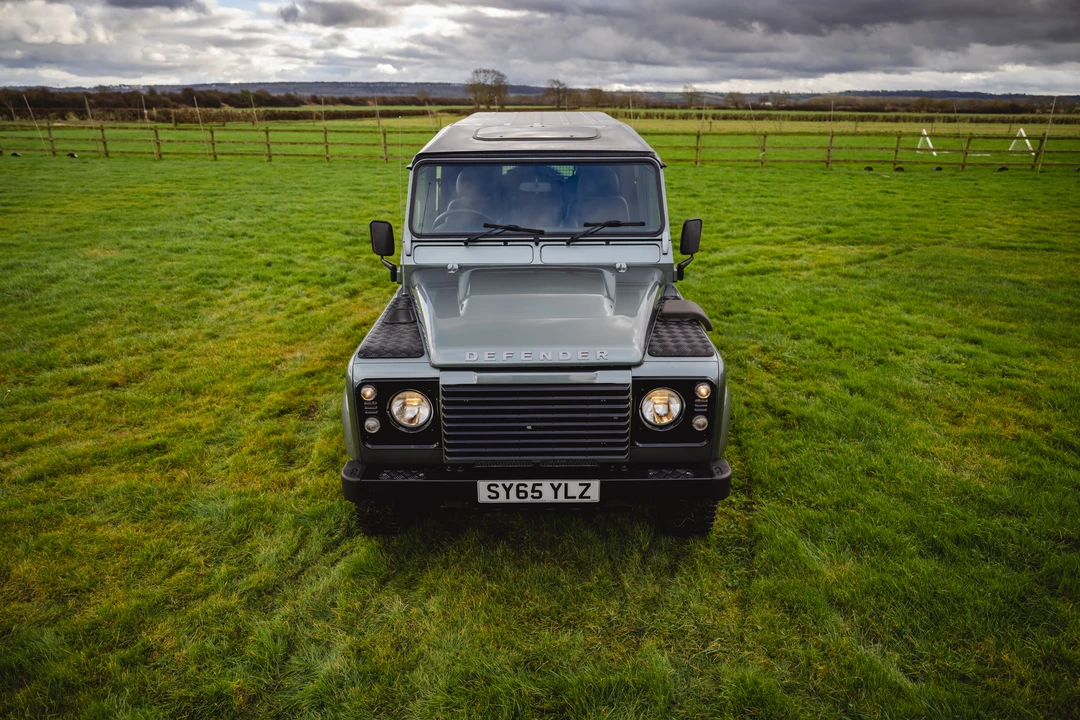 2016 Land Rover Defender 110 - Image 11 of 31