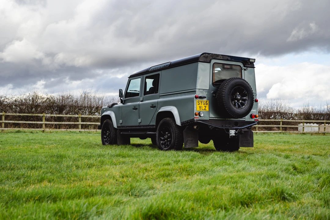 2016 Land Rover Defender 110 - Image 6 of 31