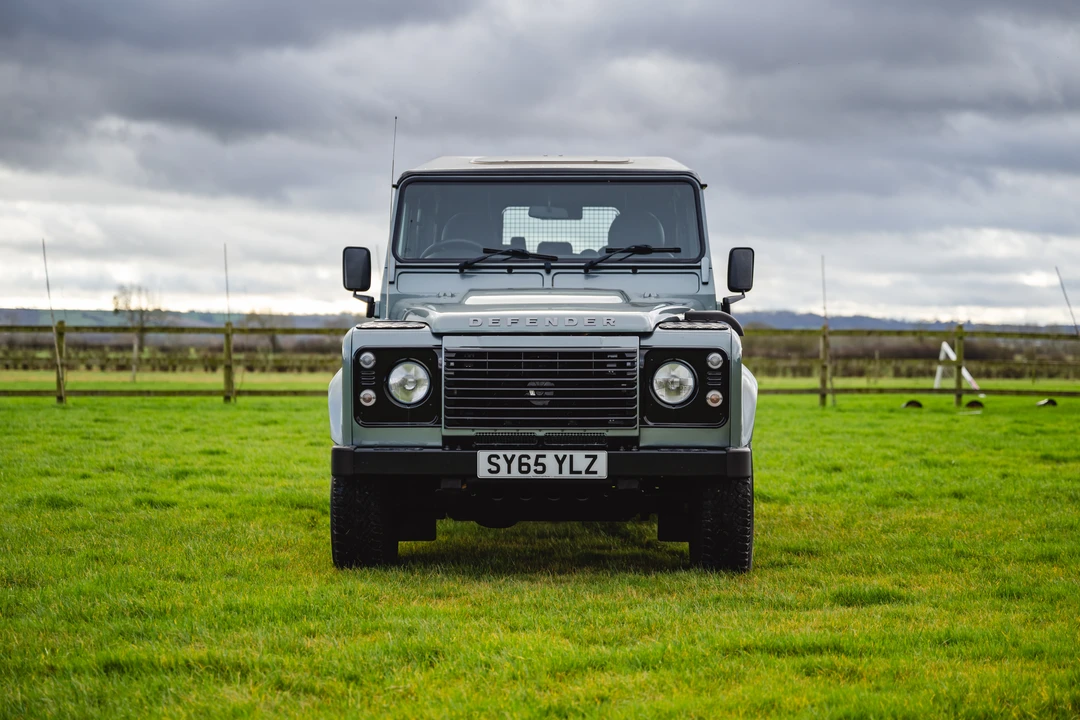 2016 Land Rover Defender 110 - Image 3 of 31